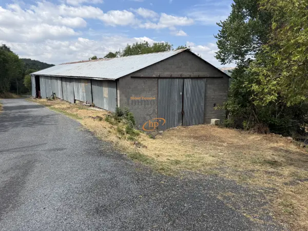 Saint-Victor-et-Melvieu 12400 – Vente parking/box 1&nbsp;pièce