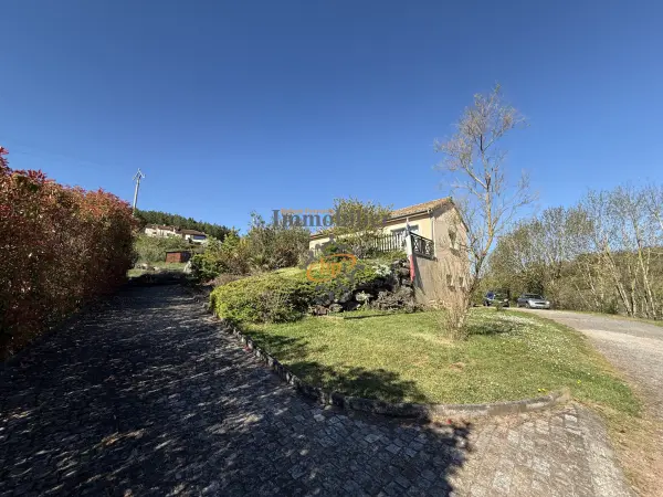 Calmels-et-le-Viala 12400 – Location maison/villa 5&nbsp;pièces 4&nbsp;chambres
