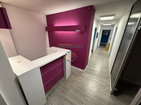 Saint-Affrique 12400 – Location local