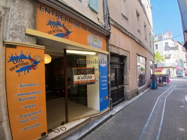 Saint-Affrique 12400 – Location local