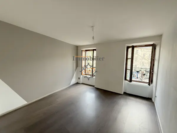 Saint-Affrique 12400 – Location appartement 2&nbsp;pièces 1&nbsp;chambre