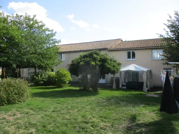 Valence-en-poitou 86700 – Vente maison/villa 12&nbsp;pièces 7&nbsp;chambres
