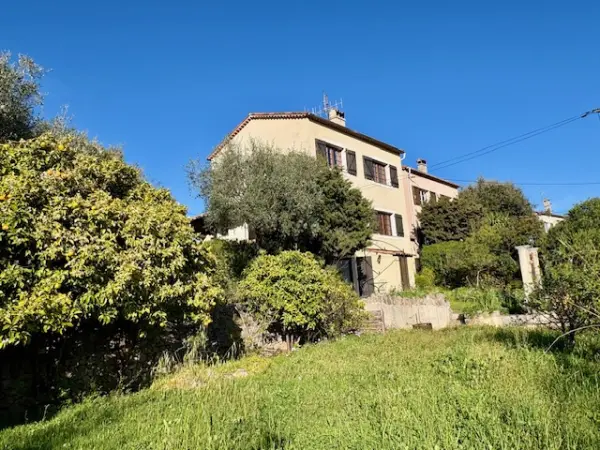 Grasse 06130 – Vente maison/villa 5&nbsp;pièces 4&nbsp;chambres