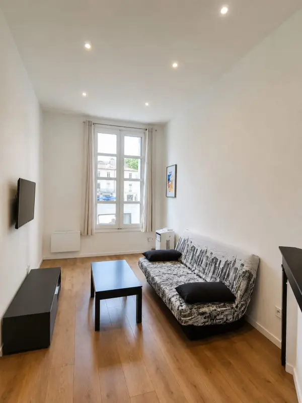 Nîmes 30000 – Location appartement 2&nbsp;pièces 1&nbsp;chambre