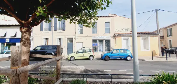 Nîmes 30900 – Vente local 4&nbsp;pièces 2&nbsp;chambres