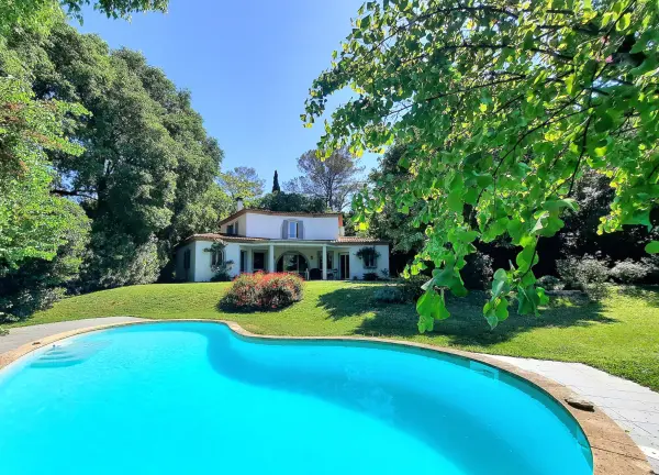 Nîmes 30000 – Vente maison/villa 6&nbsp;pièces 4&nbsp;chambres