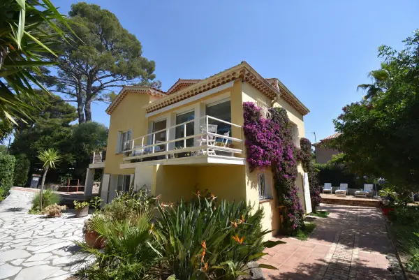 SAINT RAPHAEL 83700 – Vente maison/villa 5&nbsp;pièces 3&nbsp;chambres