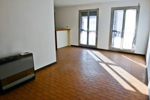 Bagnols-sur-Cèze 30200 – Vente immeuble 6&nbsp;pièces