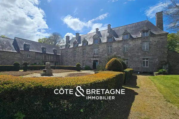 Guingamp 22200 – Vente de prestige chateau 35&nbsp;pièces 28&nbsp;chambres