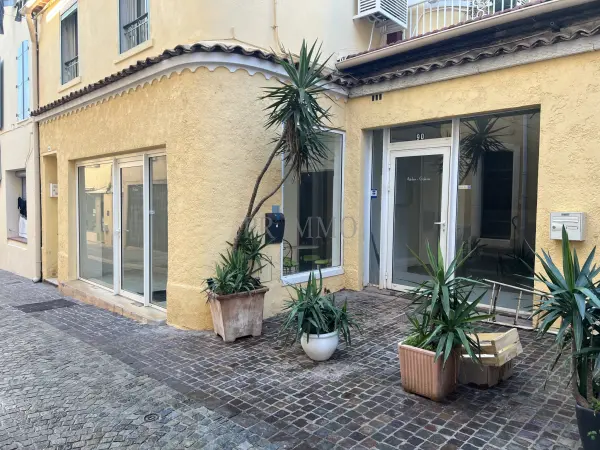 Fréjus 83600 – Location local 1&nbsp;pièce