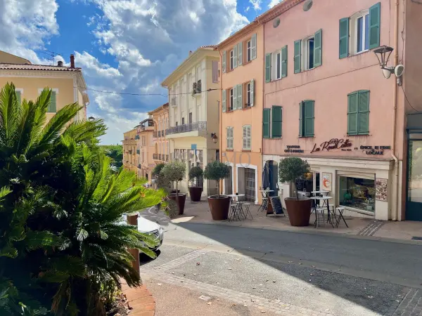 Fréjus 83600 – Vente immeuble 9&nbsp;pièces