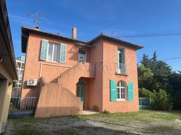 Fréjus 83600 – Vente maison/villa 5&nbsp;pièces 3&nbsp;chambres