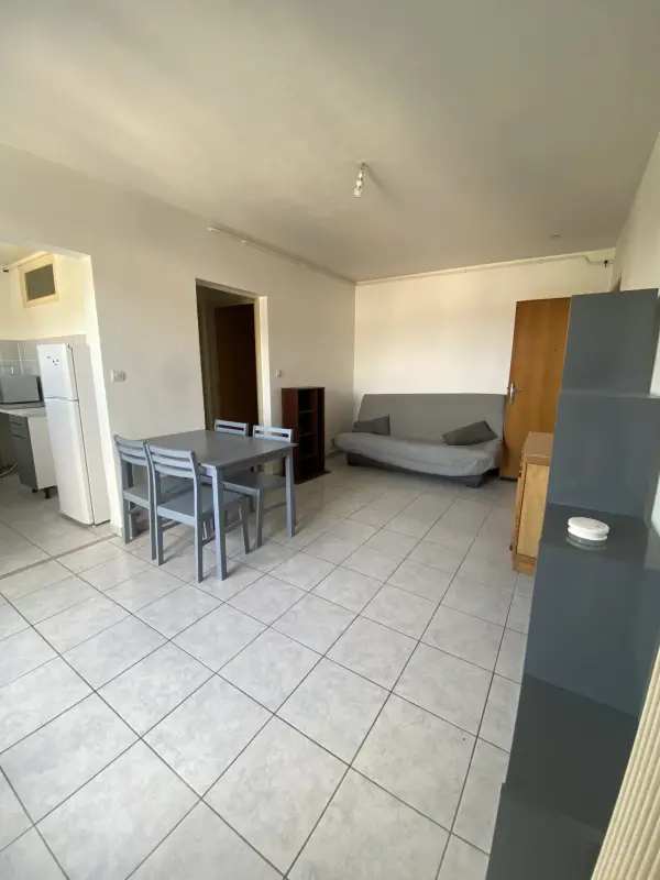 Charleville-Mézières 08000 – Location appartement 1&nbsp;pièce