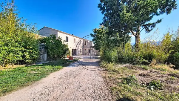 Cheval-Blanc 84460 – Vente maison/villa 7&nbsp;pièces 4&nbsp;chambres