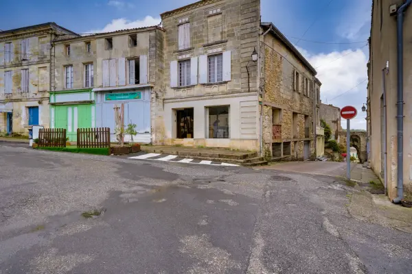 Bourg 33710 – Vente maison/villa 5&nbsp;pièces 3&nbsp;chambres