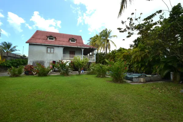 Baie-Mahault 97122 – Vente maison/villa 11&nbsp;pièces 8&nbsp;chambres