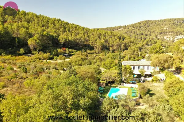 L&rsquo;Isle-sur-la-Sorgue 84800 – Vente maison/villa 14&nbsp;pièces 8&nbsp;chambres