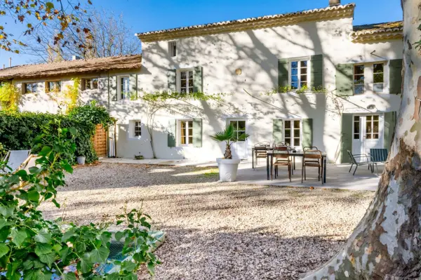 L&rsquo;Isle-sur-la-Sorgue 84800 – Vente maison/villa 18&nbsp;pièces 11&nbsp;chambres