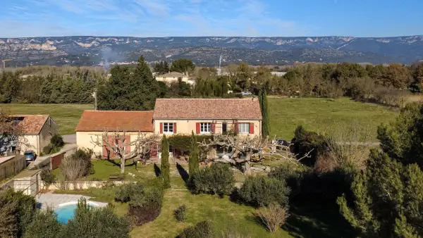 Eyguières 13430 – Vente maison/villa 7&nbsp;pièces 6&nbsp;chambres