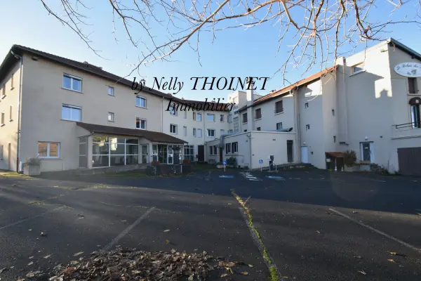 Orcines 63870 – Vente local 32&nbsp;chambres