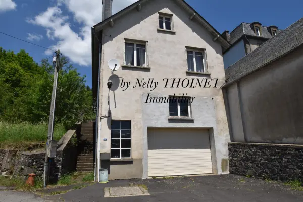 Égliseneuve-d&rsquo;Entraigues 63850 – Vente maison/villa 6&nbsp;pièces 4&nbsp;chambres