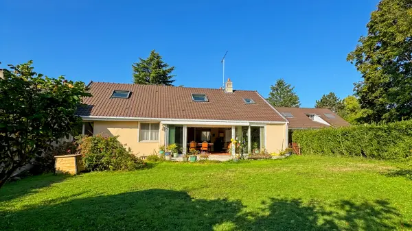 Feucherolles 78810 – Vente maison/villa 7&nbsp;pièces 4&nbsp;chambres