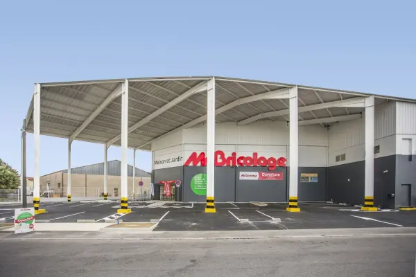 Saint-Estève 66240 – Location local