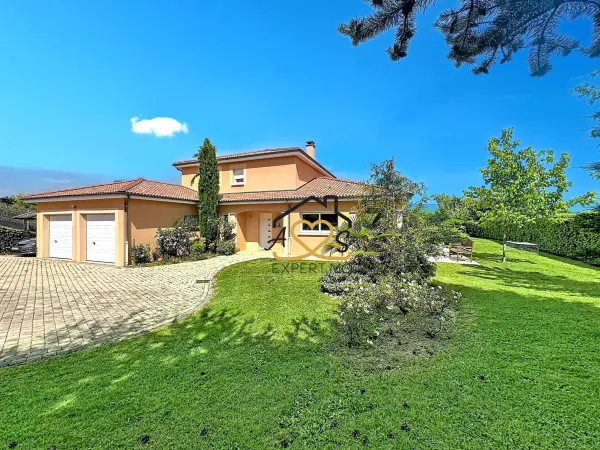 Peschadoires 63920 – Vente maison/villa 8&nbsp;pièces 3&nbsp;chambres