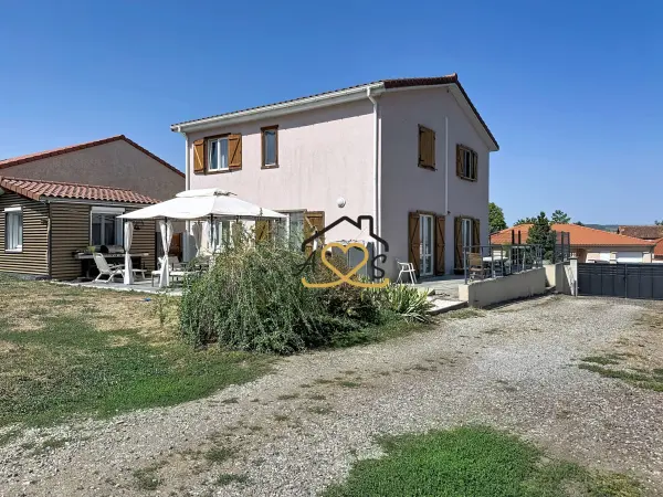 Reignat 63160 – Vente maison/villa 7&nbsp;pièces 5&nbsp;chambres