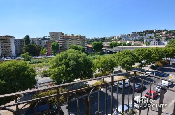 Nice 06300 – Vente appartement 4&nbsp;pièces 3&nbsp;chambres