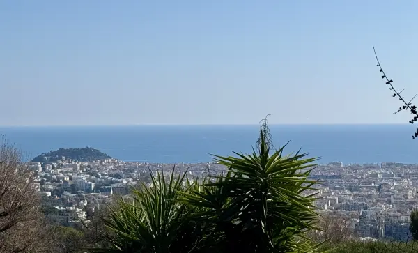 Nice 06100 – Vente terrain