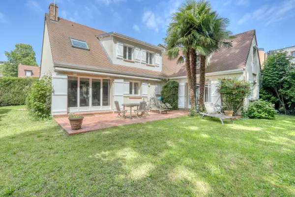 Jouy-en-Josas 78350 – Vente maison/villa 7&nbsp;pièces 5&nbsp;chambres