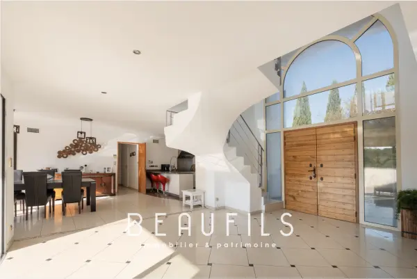 Nîmes 30000 – Vente de prestige maison/villa 8&nbsp;pièces 5&nbsp;chambres