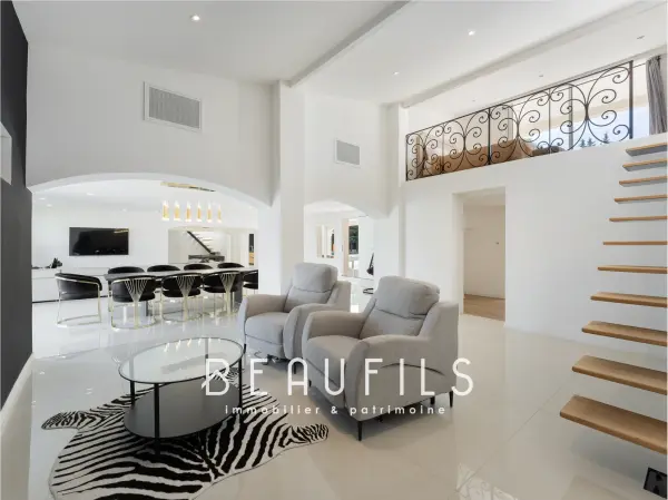 Nîmes 30000 – Vente de prestige maison/villa 12&nbsp;pièces 6&nbsp;chambres