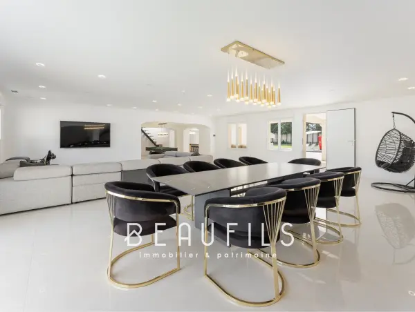 Nîmes 30000 – Vente de prestige maison/villa 12&nbsp;pièces 6&nbsp;chambres