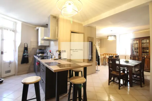 Saint-Affrique 12400 – Vente appartement 6&nbsp;pièces 4&nbsp;chambres