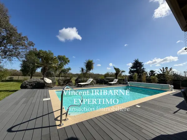 Saintes 17100 – Vente maison/villa 6&nbsp;pièces 5&nbsp;chambres