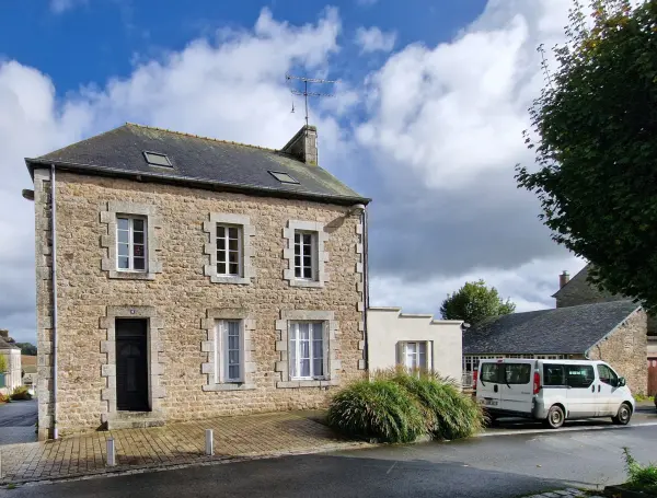 Saint-Nicolas-du-Pélem 22480 – Vente maison/villa 7&nbsp;pièces 6&nbsp;chambres