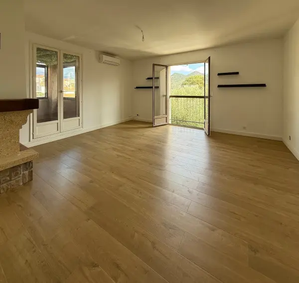 Saint-Florent 20217 – Vente appartement 3&nbsp;pièces 2&nbsp;chambres