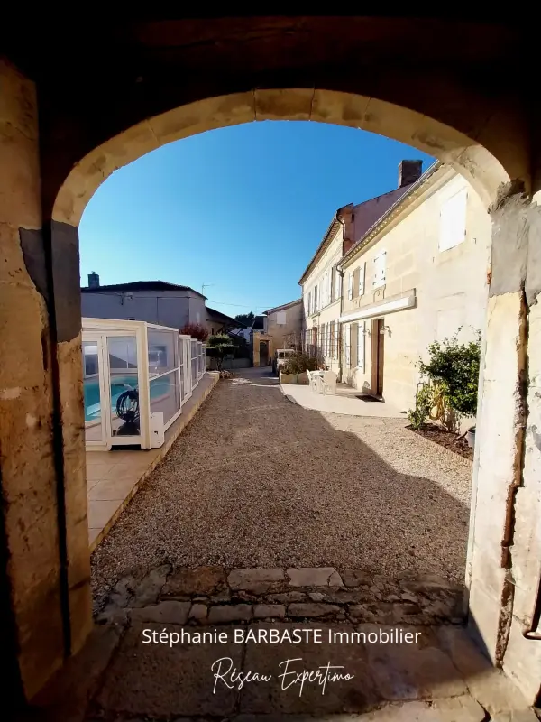 Migron 17770 – Vente de prestige maison/villa 8&nbsp;pièces 4&nbsp;chambres