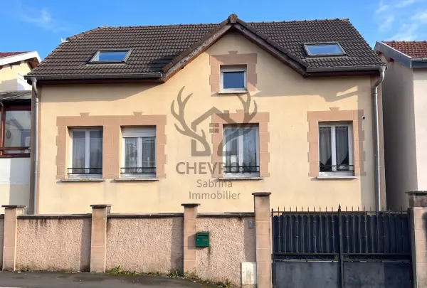 Charleville-Mézières 08000 – Vente maison/villa 5&nbsp;pièces 4&nbsp;chambres