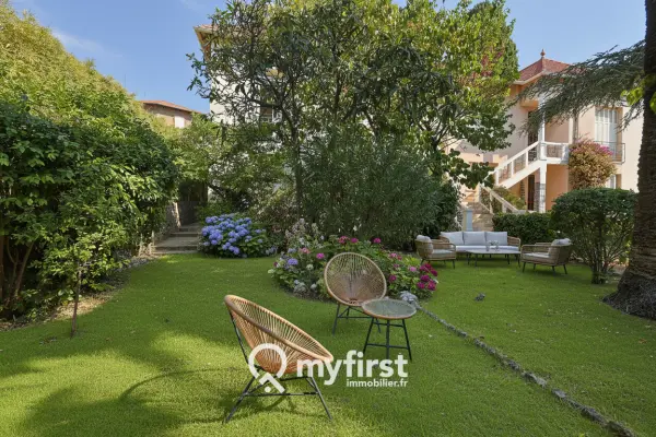 Toulon 83100 – Vente maison/villa 6&nbsp;pièces 5&nbsp;chambres