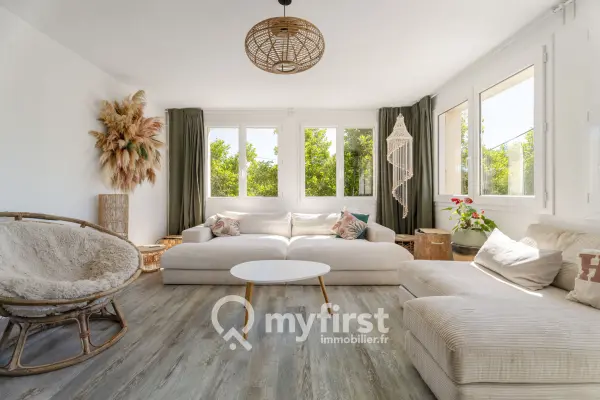 Saint-Cyr-sur-Mer 83270 – Vente maison/villa 4&nbsp;pièces 3&nbsp;chambres