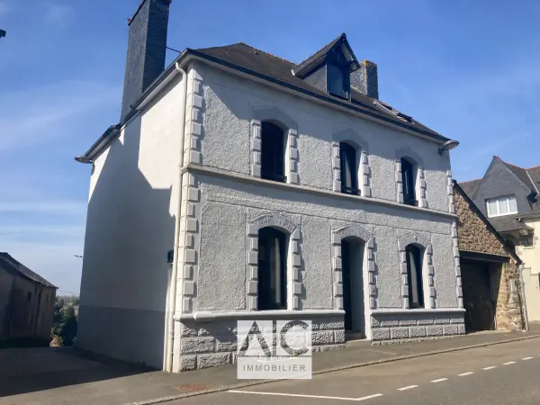 Rostrenen 22110 – Vente maison/villa 8&nbsp;pièces 6&nbsp;chambres