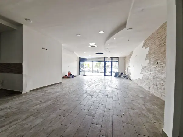 Baie-Mahault 97122 – Location local