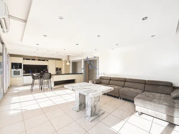 Décines-Charpieu 69150 – Vente appartement 5&nbsp;pièces 3&nbsp;chambres