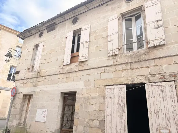 Blaye 33390 – Vente immeuble