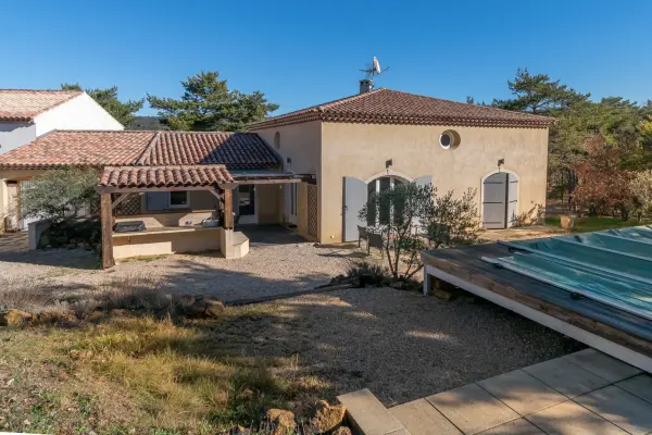 Saint-Julien 83560 – Vente maison/villa 7&nbsp;pièces 4&nbsp;chambres