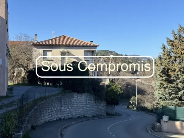 Aubenas 07200 – Vente immeuble 11&nbsp;pièces 8&nbsp;chambres