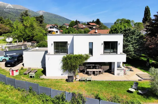 Saint-Genis-Pouilly 01630 – Vente maison/villa 5&nbsp;pièces 4&nbsp;chambres